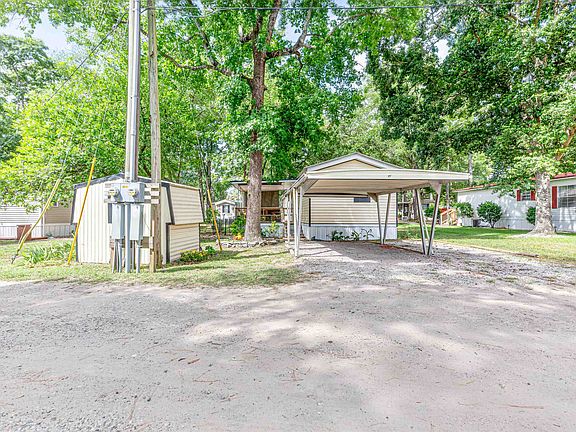 4th image of 582 Mimosa Dr.