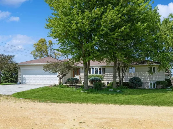 2395 210th Ave, Grand Mound, IA 52751