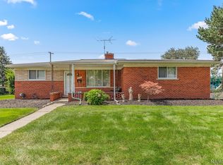 28447 James Dr, Warren, MI 48092