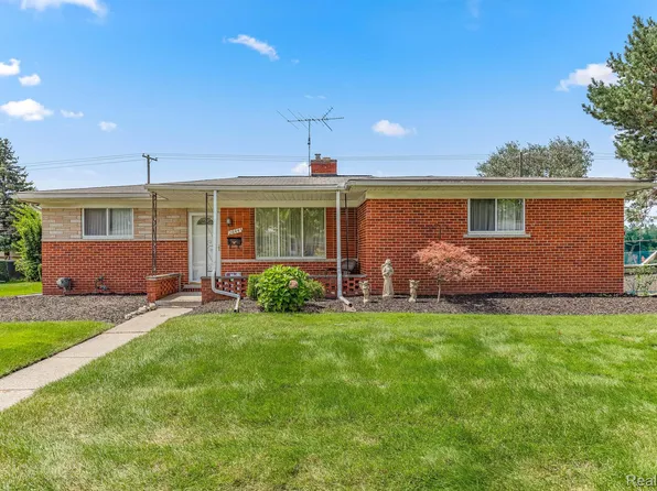 28447 James Dr, Warren, MI 48092