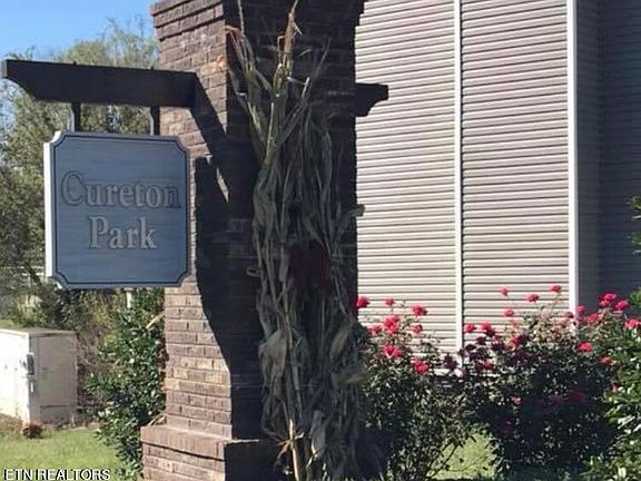 2nd image of 8321 Cureton Park Ln