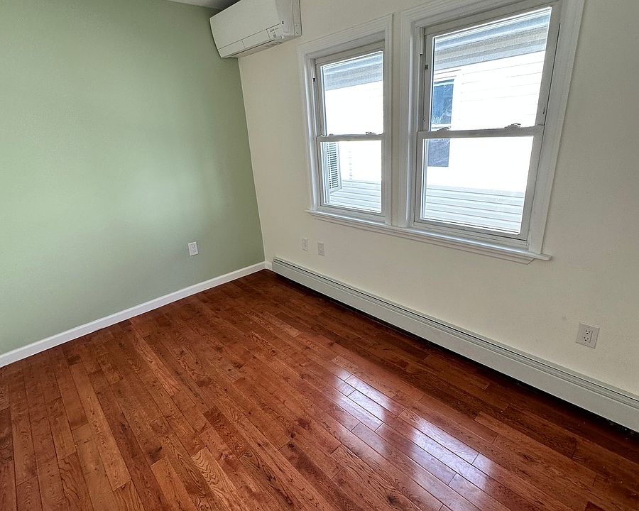 1st image of 94-21 Park Ln S #2