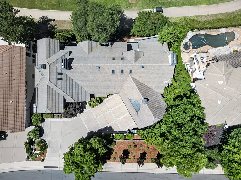 2375 Clubhouse Dr — Photo 98