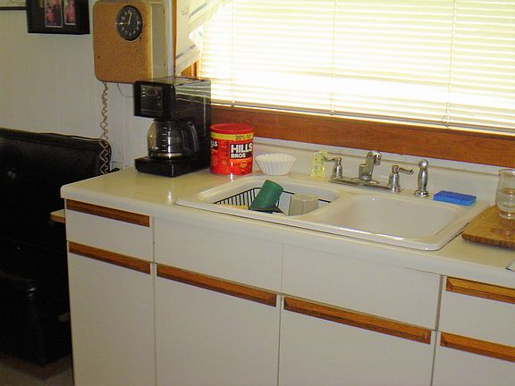 3rd image of 132 Morse Dr