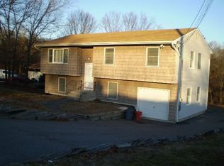 425 Boyle Rd, Selden, NY 11784