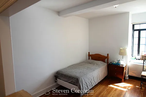Rented by Steven Corcoran Real Estate | media 9