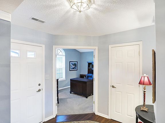 3rd image of 7711 Blue Willow Dr