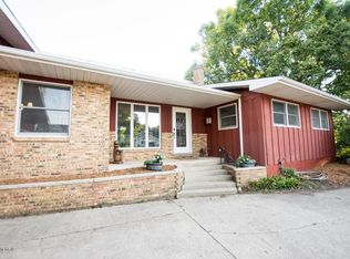 13721 Northmoor Dr, Cement City, MI 49233