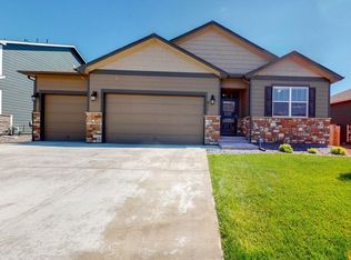 911 Camberly Dr, Windsor, CO 80550