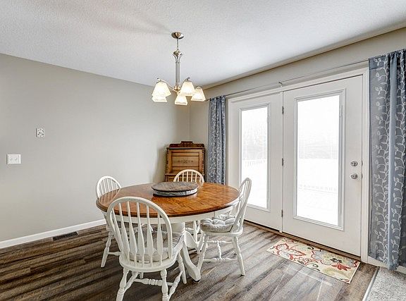 3rd image of 51 Kirkwood Dr