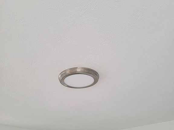 4th image of 1033 N Sexton St