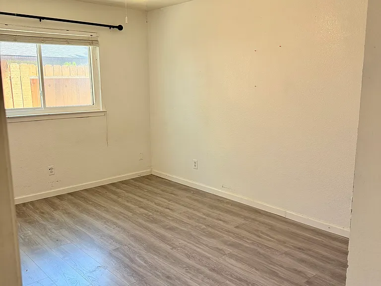 6307 N State St — Photo 13