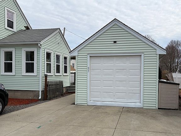 3rd image of 85 Rivulet St
