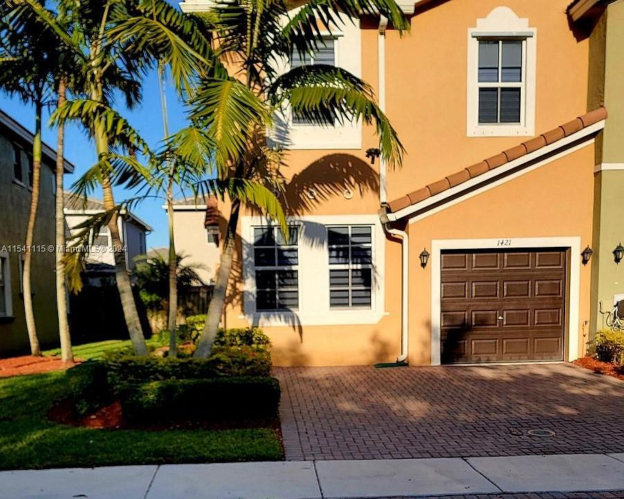 1st image of 1421 SE 26th Ave #1421