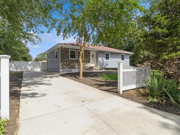 509 Hampton Avenue, Bellport, NY 11713
