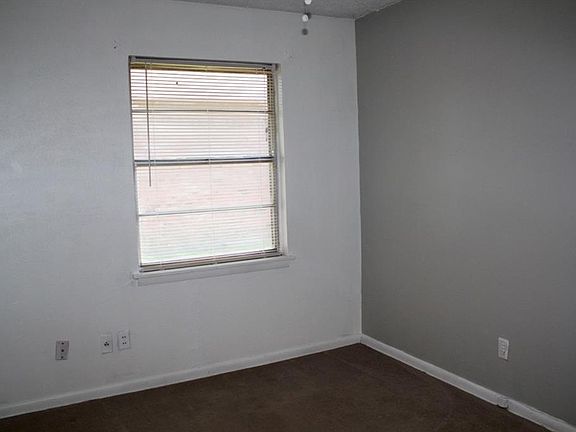 4th image of 408 Phillip St