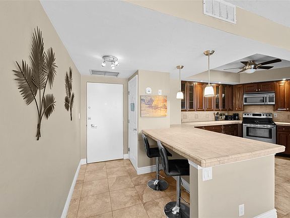4th image of 3700 Galt Ocean Dr APT 409