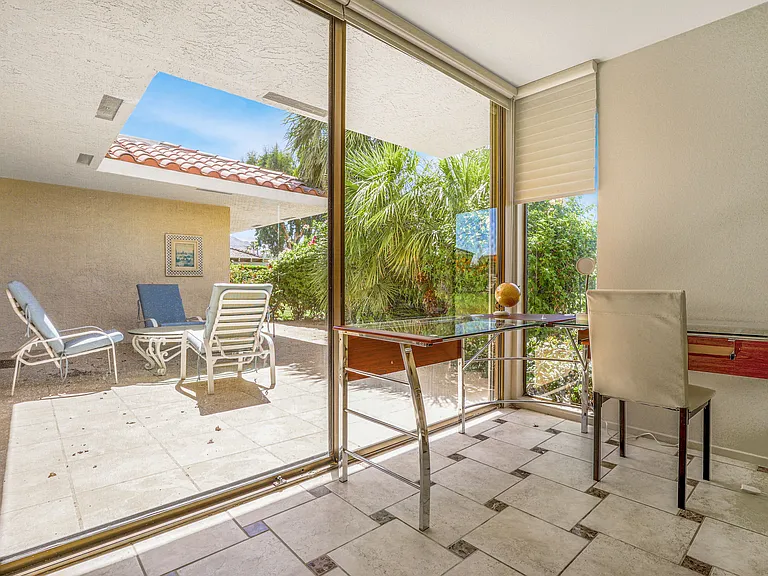 31 Stanford Dr — Photo 8