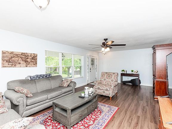 5th image of 12826 Fox Hollow Ct