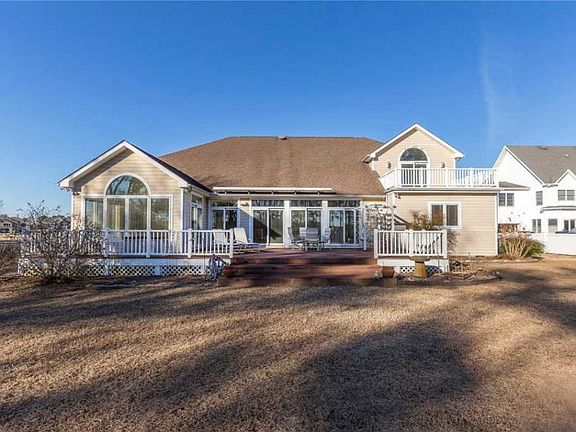 2nd image of 141 Creekside Dr