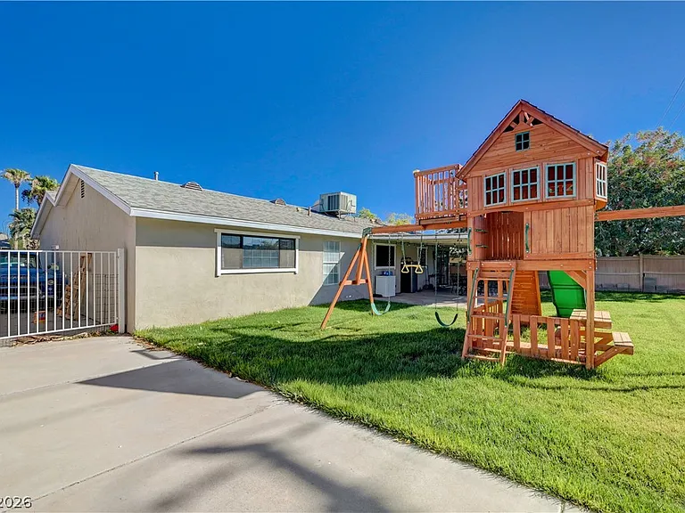 1331 Pinto Rd — Photo 43