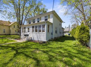 14 1/2 E Prescott St, Elkhorn, WI 53121