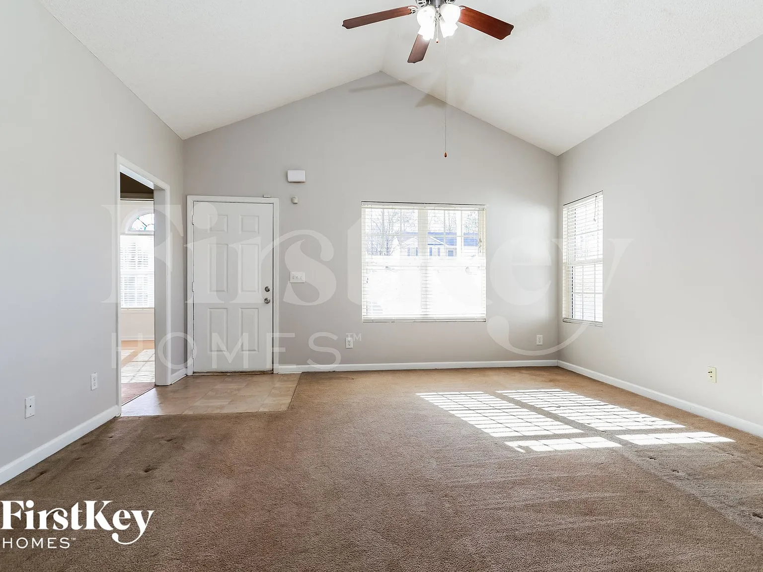 3 bed, 2.0 bath, 1284 sqft, $1,860 — Photo 2