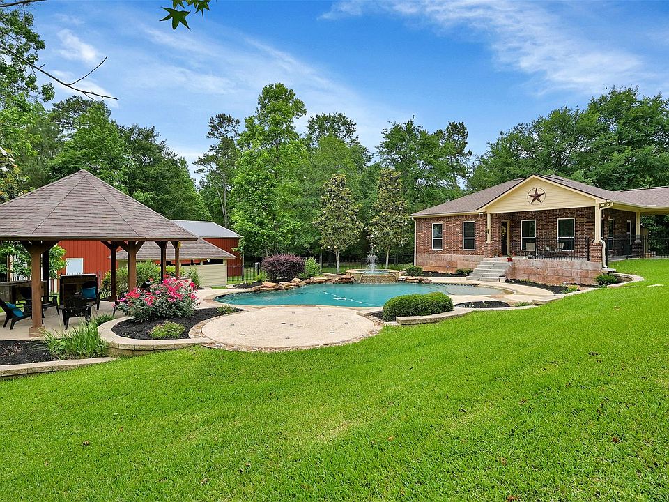 1st image of 8995 Forest Lake Dr