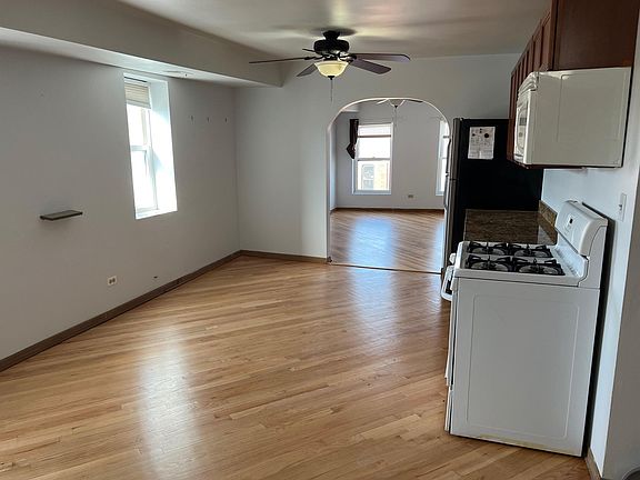 2nd image of 1123 W Grand Ave Floor 4