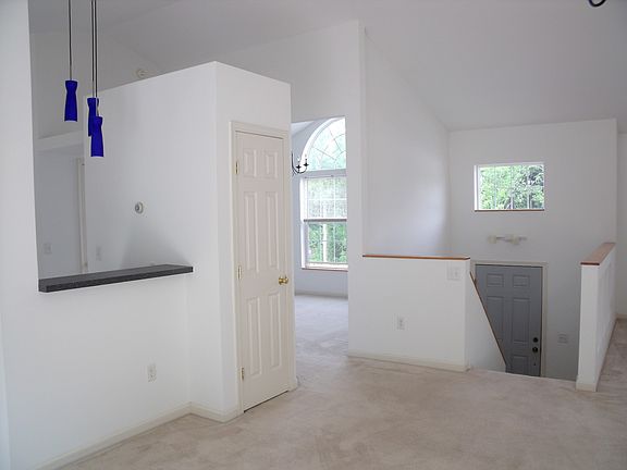 4th image of 1062 Dryden Rd APT 3