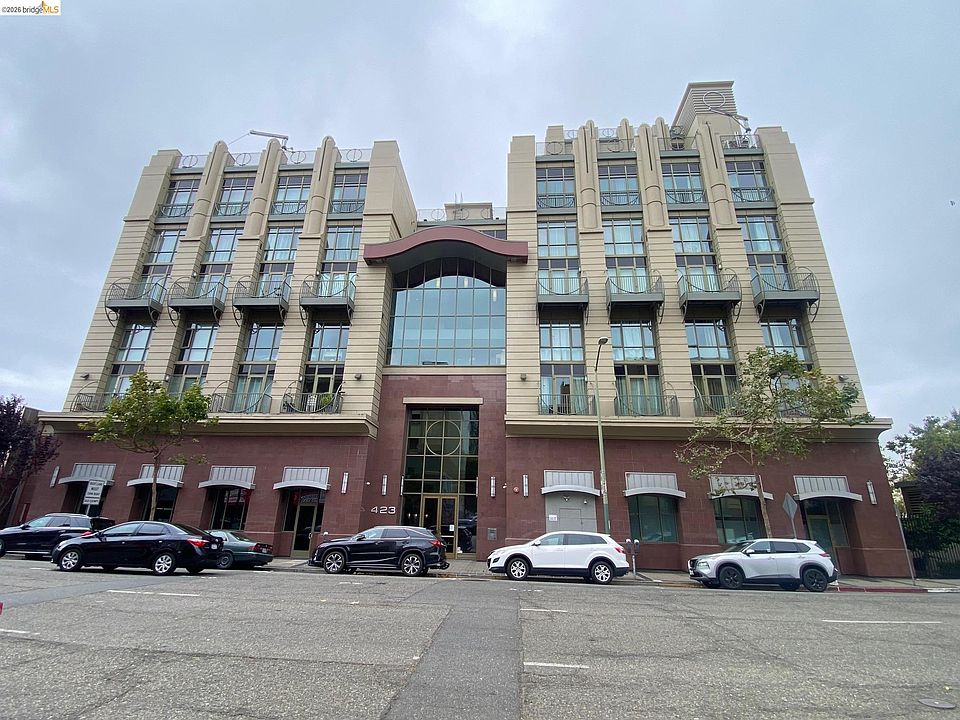 1st image of 423 7th St Unit 313