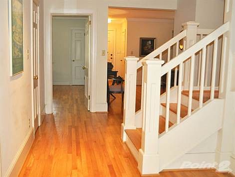 1019 Tall Pine Rd. Hallway