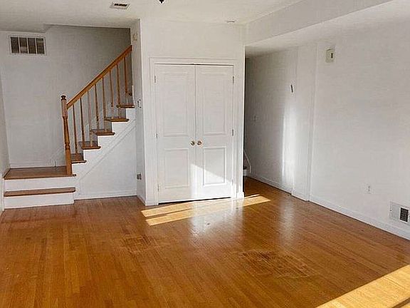 2nd image of 481R Fr Capodanno Blvd