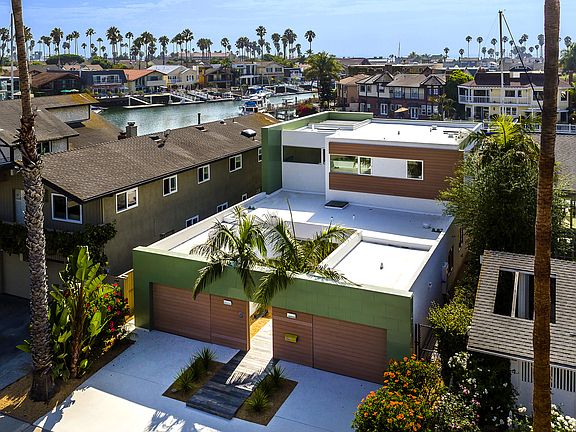 2nd image of 3059 Seaview Ave