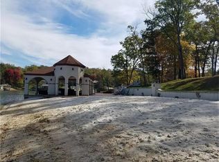 9409 E Vista Dr, Hillsboro, MO 63050