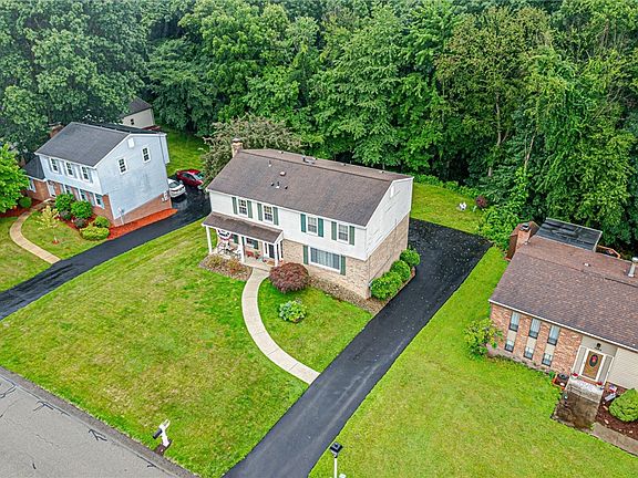 3rd image of 4604 Woodlake Dr