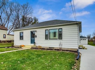 517 McHenry St, Burlington, WI 53105