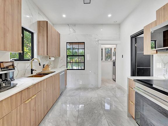 5th image of 1629 S Lakeside Dr #1629