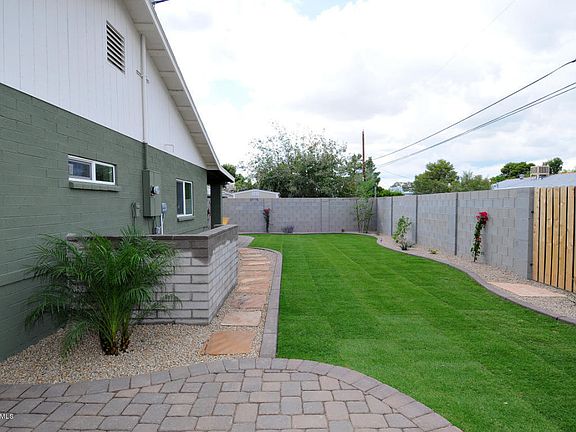 3rd image of 2516 E Minnezona Ave