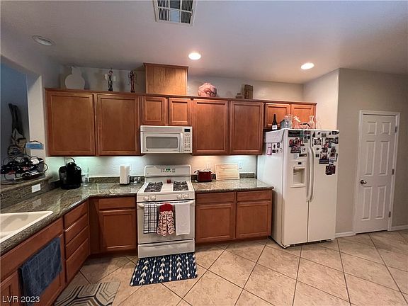 2nd image of 8917 Briar Bay Dr