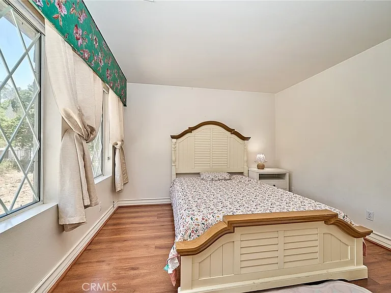 1089 Village Dr — Photo 37