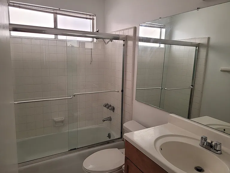 1410 Venice Blvd #6 — Photo 16