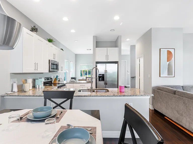 3037 Lunar St — Photo 10