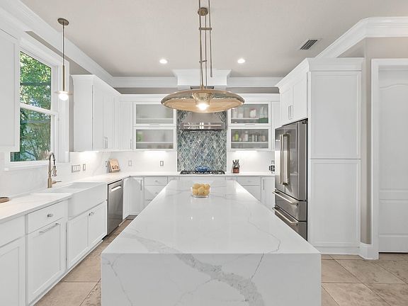 5th image of 1000 Sea Forest Ln