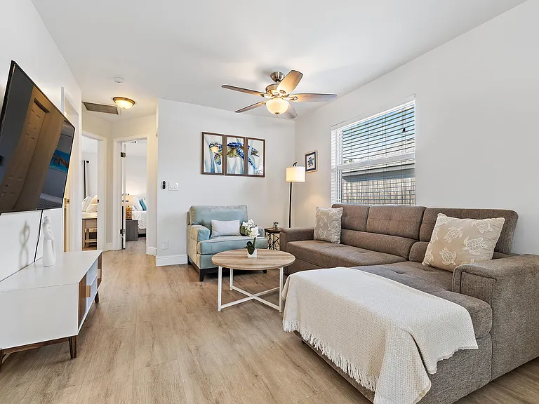 6029 Eberts St — Photo 37