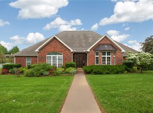 6398 S Wrens Nest Cv, Springdale, AR 72762