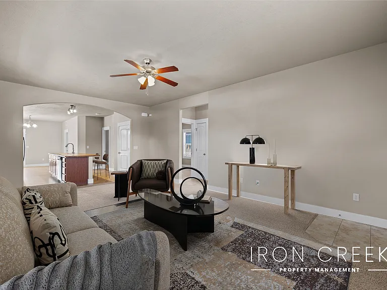 10709 W Wasdale Dr — Photo 3