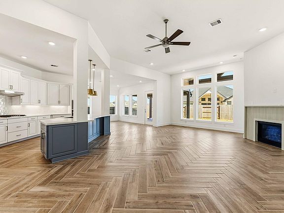 7th image of this home