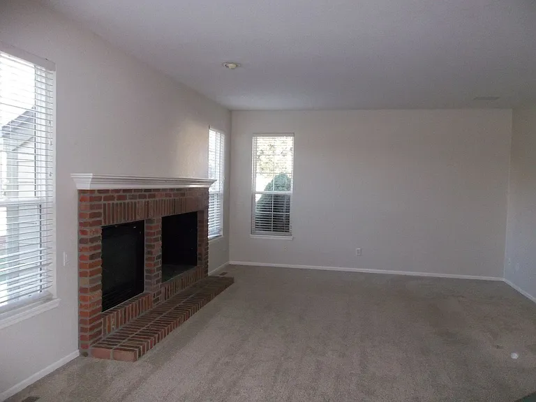 2514 Rock Creek Dr — Photo 12