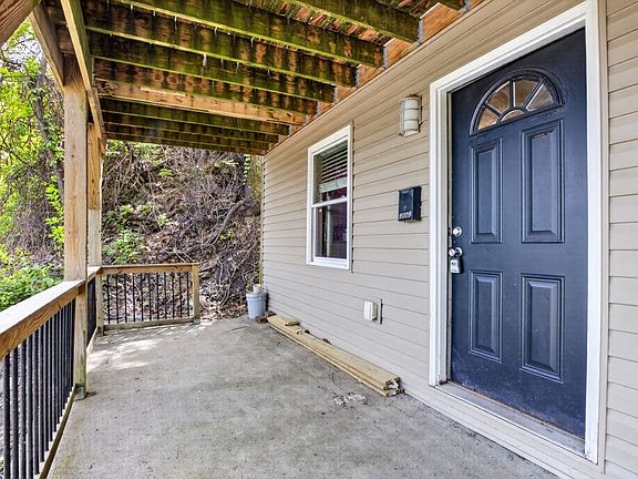 3rd image of 2838-2840 Josephine St